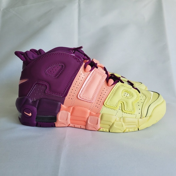 nike air more uptempo lucky charms